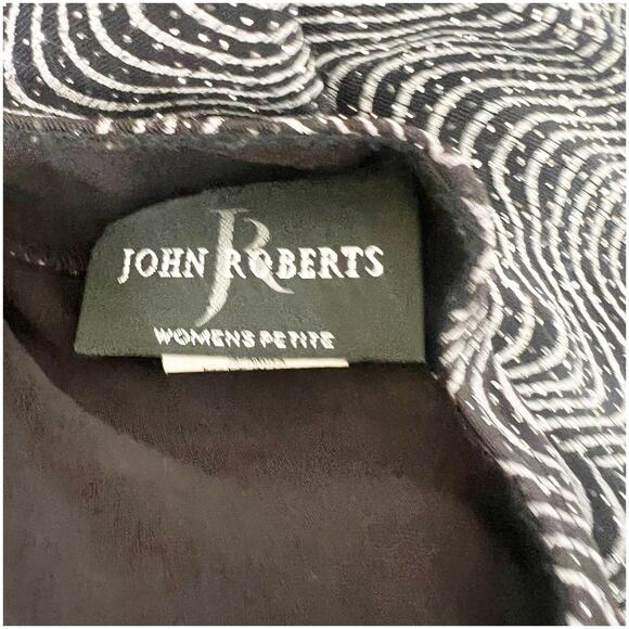John Robert’s Wavy Design Sparky Party Top Vintage Size 18W Petite Black Silver - Picture 11 of 12